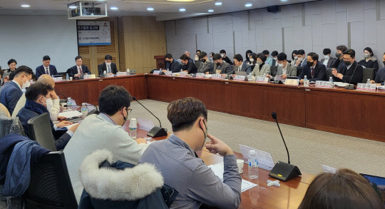 30일 오후 국회의원회관 세미나실에서 열린 제5차 민당정 간담회 현장. 사진 신하연 기자.